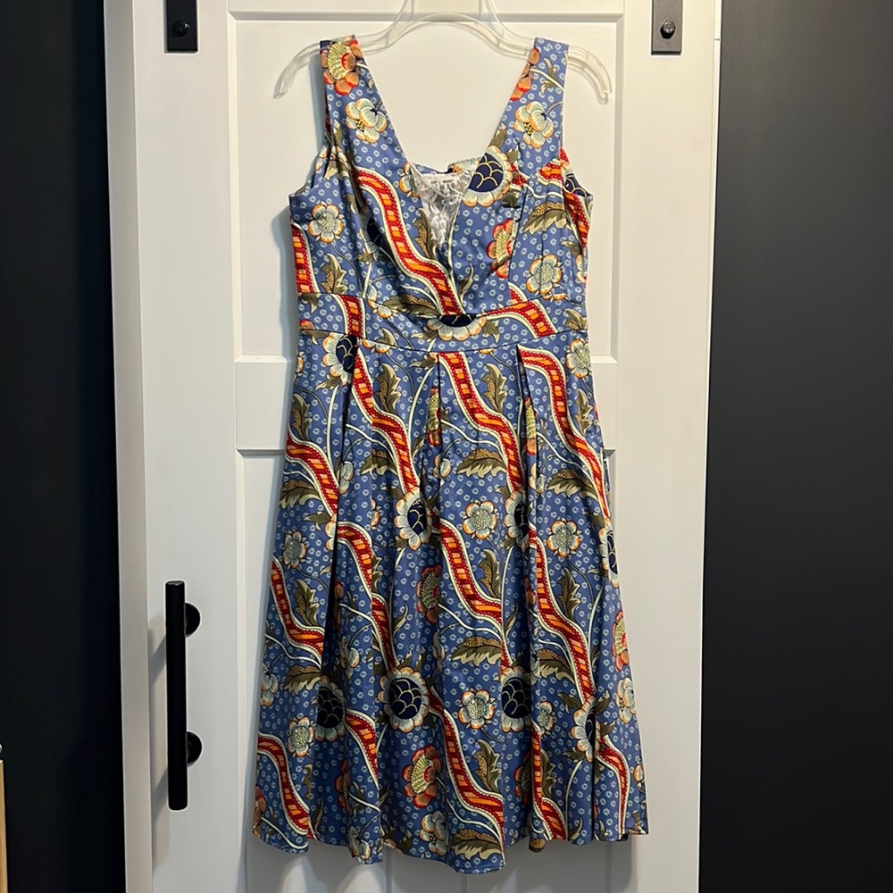 Hearts & Roses London ModCloth Retro Print Floral Dress, v-neck with lace panel